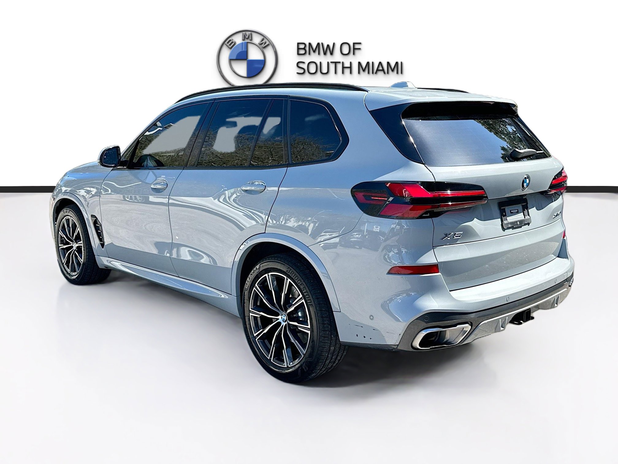 Certified 2024 BMW X5 xDrive40i w/ M Sport Package image 4