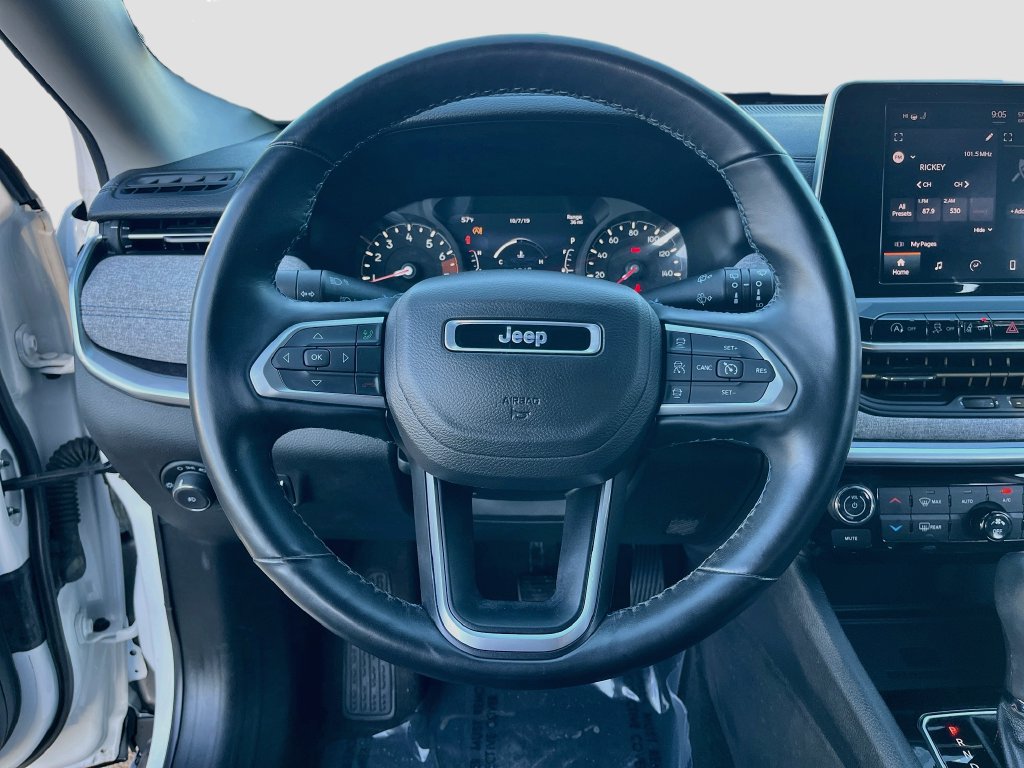 Used 2022 Jeep Compass Latitude w/ Sun and Sound Group AWD/4WD image 11