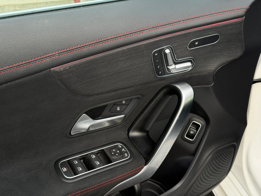 Used 2023 Mercedes-Benz CLA 250 4MATIC image 22