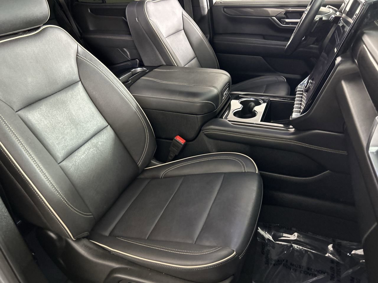 Used 2025 GMC Yukon Elevation image 25