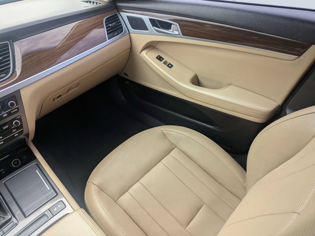 Used 2016 Hyundai Genesis 3.8 w/ Option Group 02 RWD image 15
