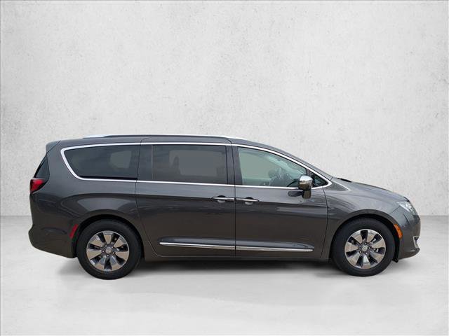 Used 2019 Chrysler Pacifica Limited w/ Advanced Safetytec Group FWD image 4