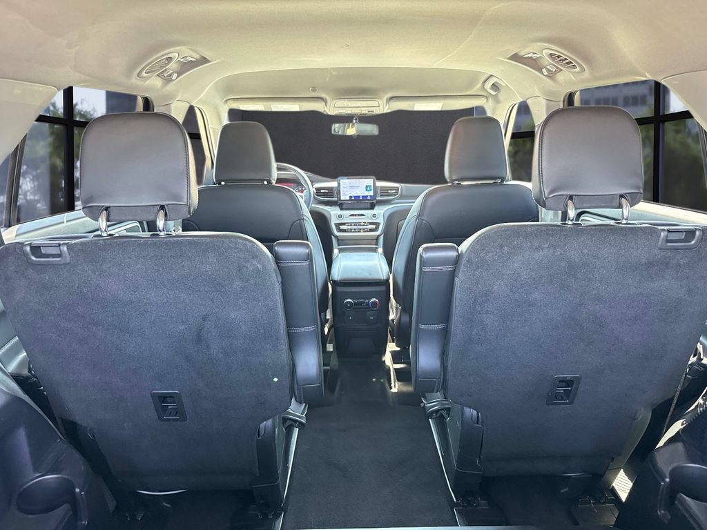 Used 2023 Ford Explorer XLT w/ Equipment Group 202A RWD image 11