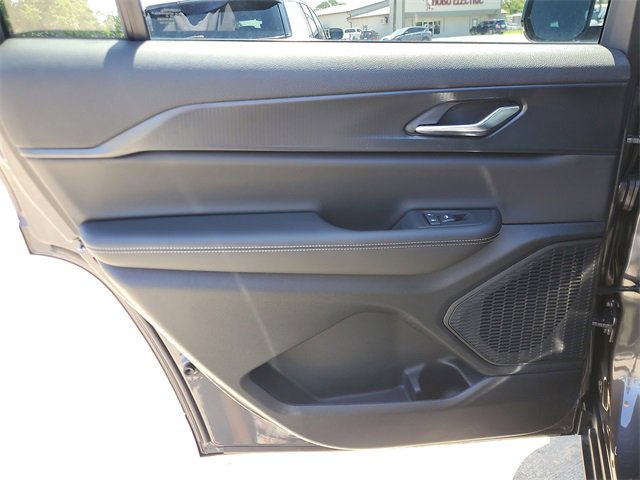 New 2025 Jeep Grand Cherokee L Altitude image 15