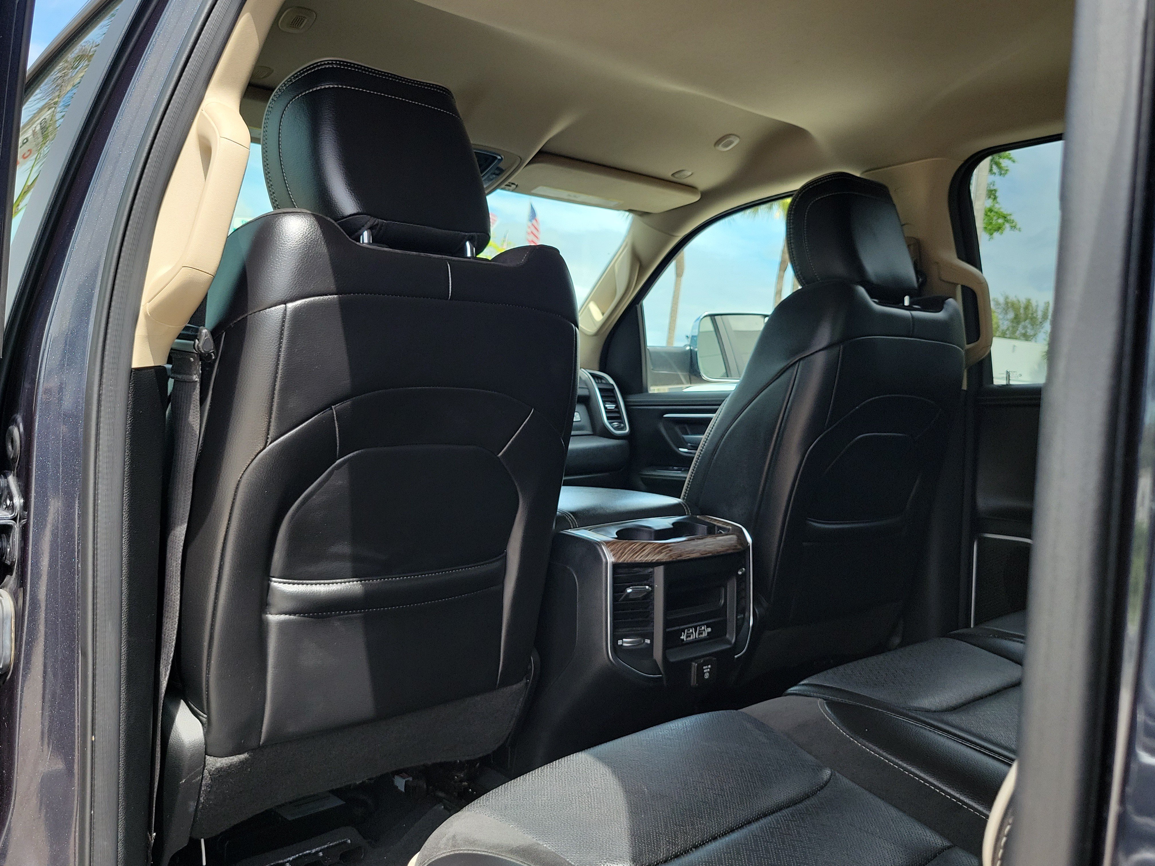 Used 2019 RAM 1500 Laramie AWD/4WD image 14