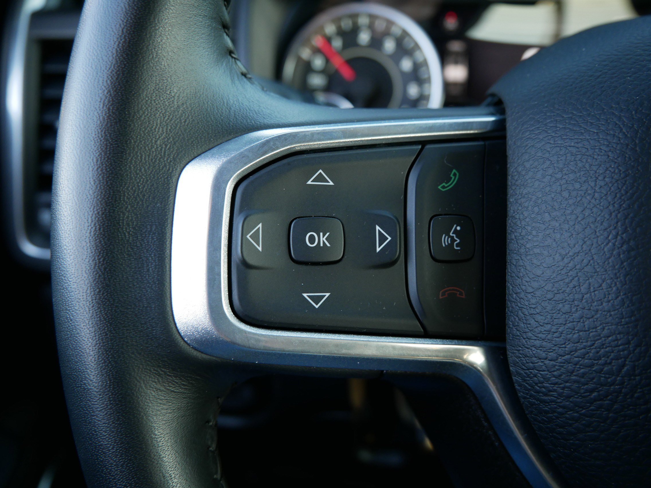 Used 2023 RAM 1500 Laramie AWD/4WD image 27