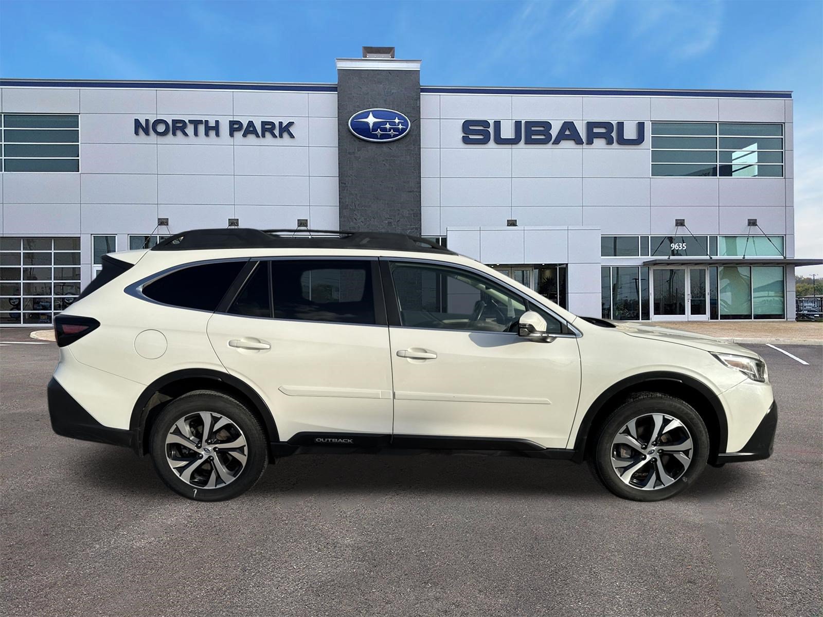 Used 2020 Subaru Outback Limited XT w/ Popular Package #2 AWD/4WD image 2