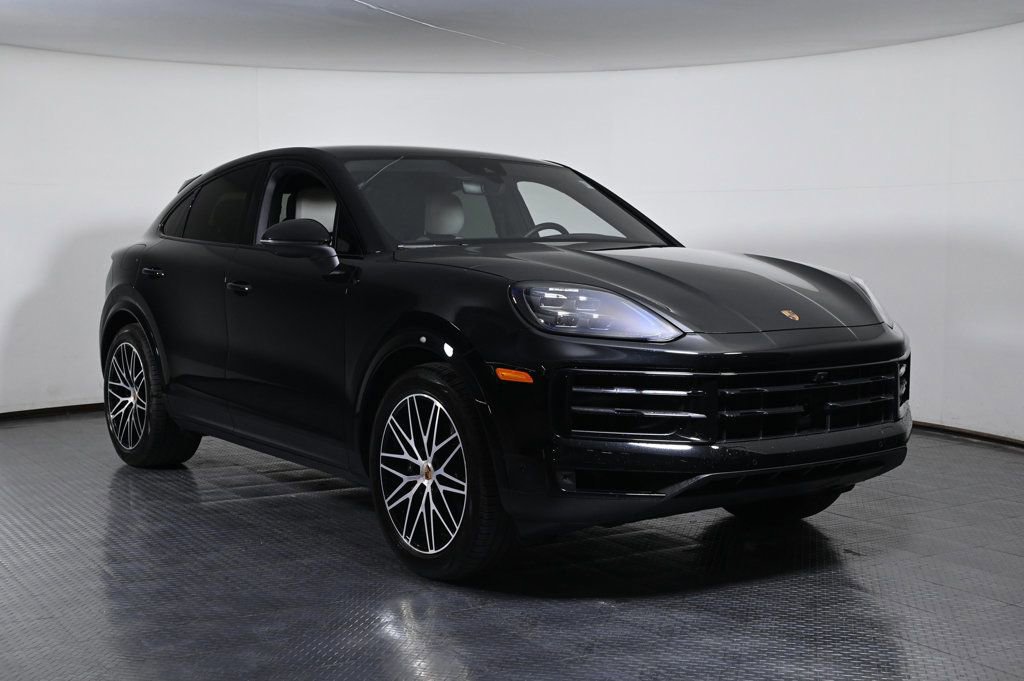Certified 2025 Porsche Cayenne Coupe image 9