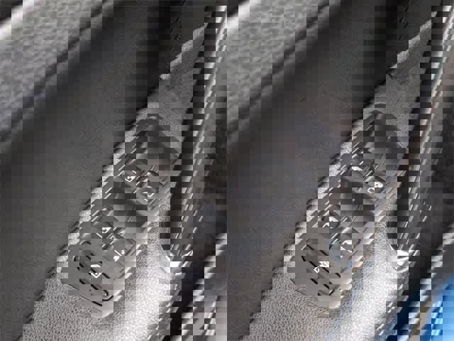 Used 2021 Volkswagen Golf 4-Door image 40