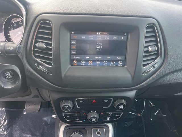 Used 2019 Jeep Compass Latitude image 24