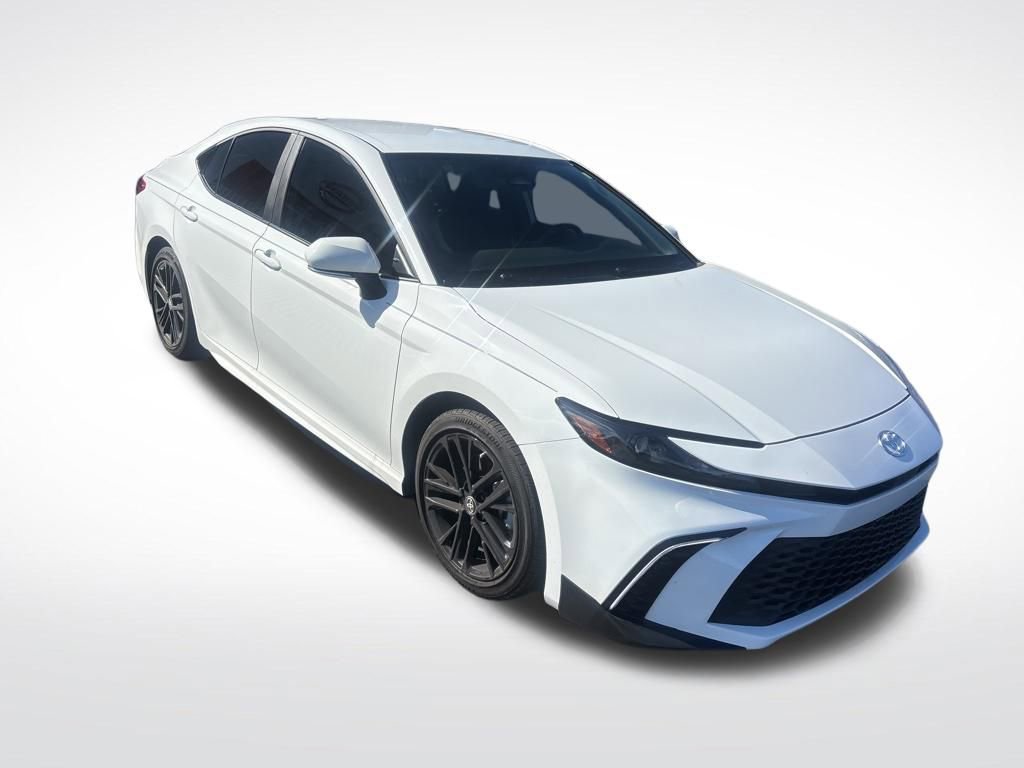 Used 2025 Toyota Camry SE w/ Convenience Package image 2