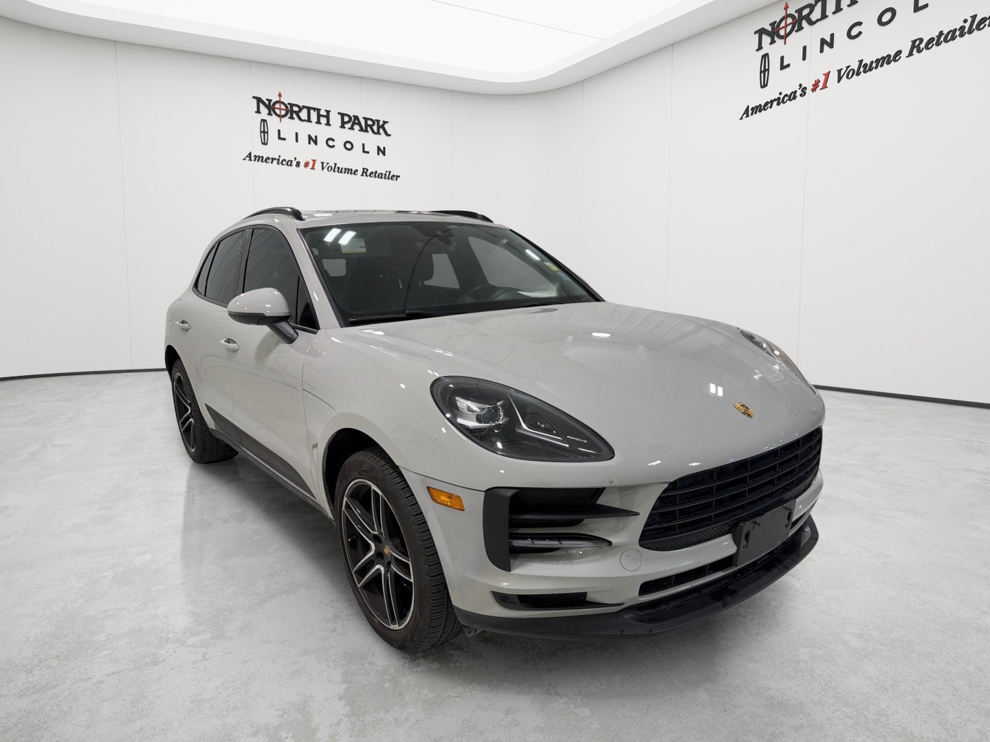 Used 2021 Porsche Macan AWD/4WD image 7