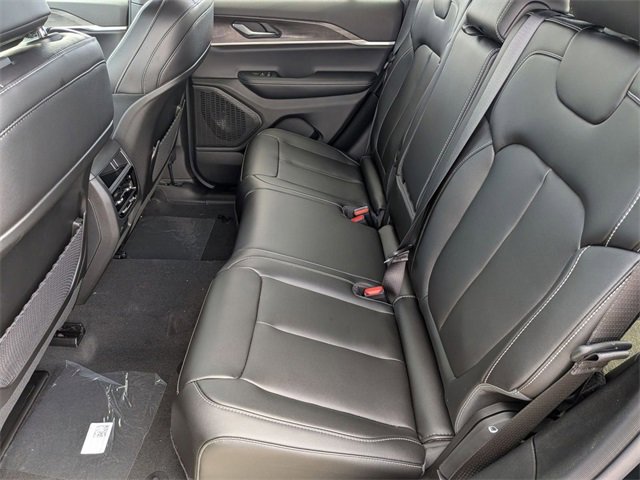 New 2025 Jeep Grand Cherokee Limited w/ Black Appearance Package image 25