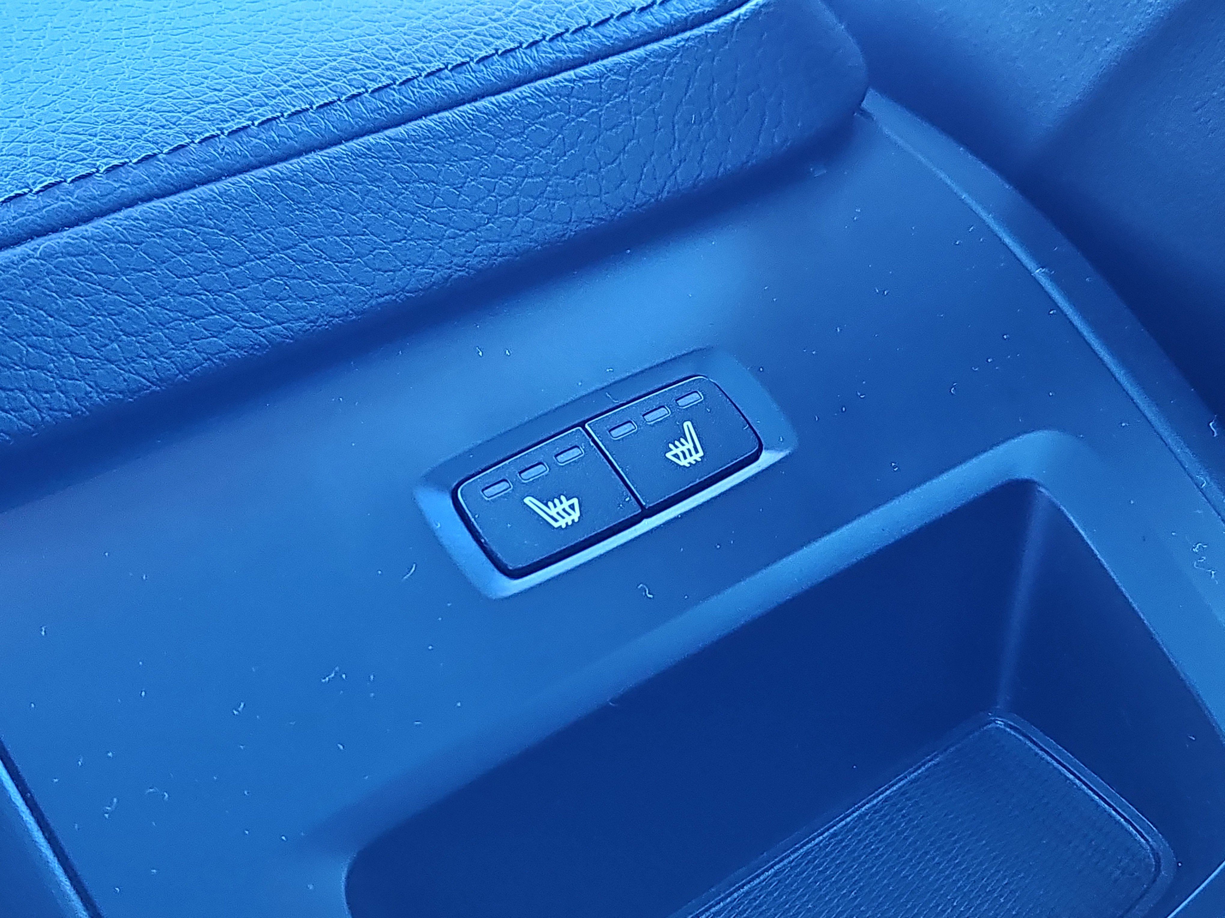 Used 2020 Volvo V60 T5 Cross Country w/ Protection Package Premier image 15