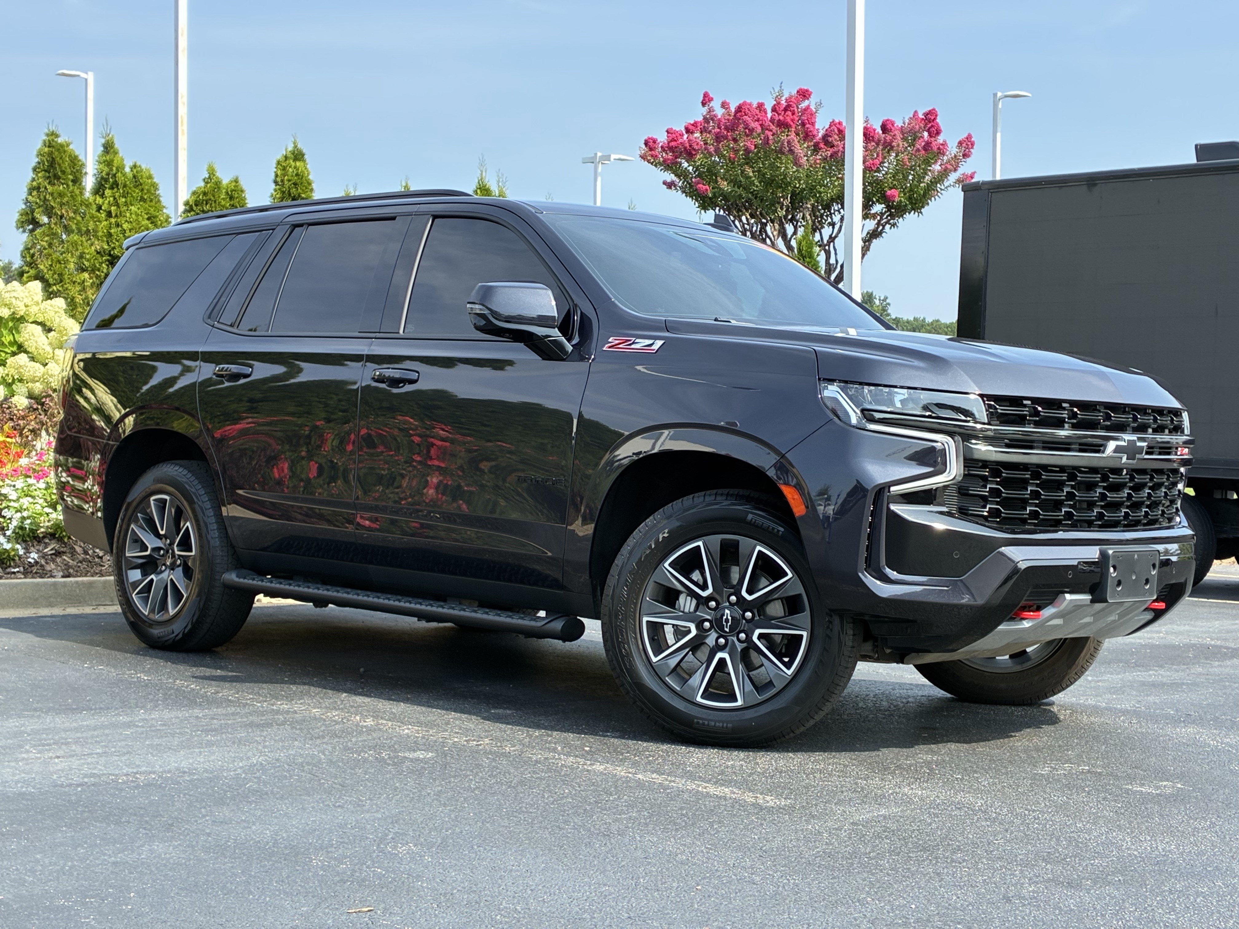 Used 2022 Chevrolet Tahoe Z71 w/ Luxury Package AWD/4WD image 3