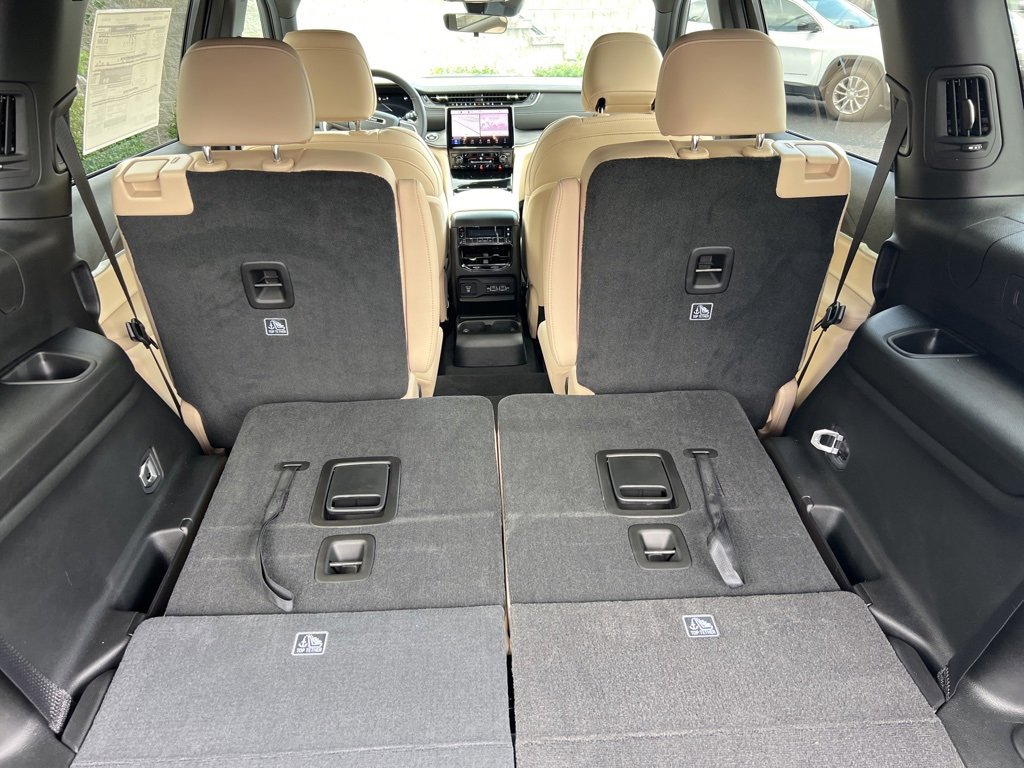 New 2025 Jeep Grand Cherokee L Limited image 11