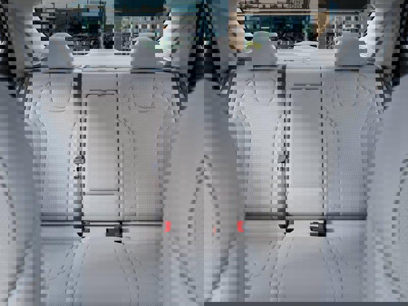 New 2026 Hyundai Elantra Limited image 39