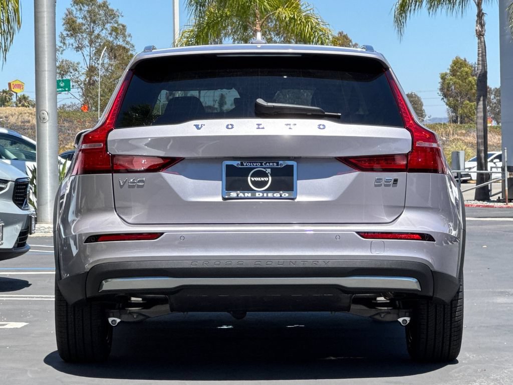New 2026 Volvo V60 B5 Cross Country Plus w/ Climate Package AWD/4WD image 4