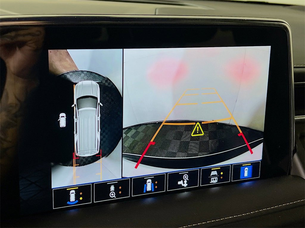 Used 2022 GMC Yukon SLT w/ SLT Premium Package image 13