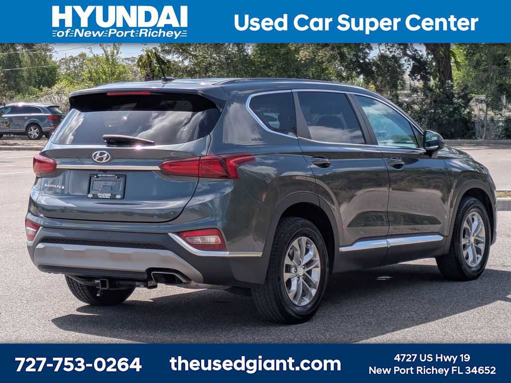 Used 2020 Hyundai Santa Fe SE image 5