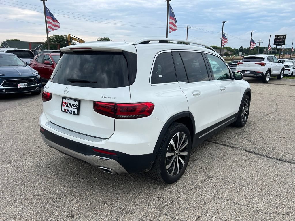 Used 2023 Mercedes-Benz GLB 250 4MATIC w/ Premium Package image 10
