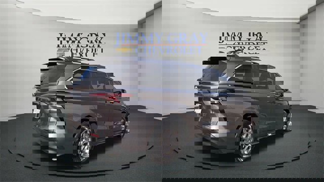 Used 2024 Toyota Sienna XLE image 3