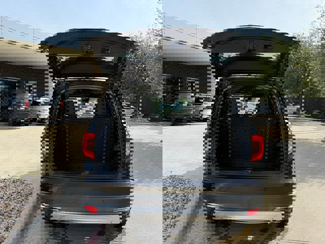 Used 2020 Honda Pilot Touring image 3