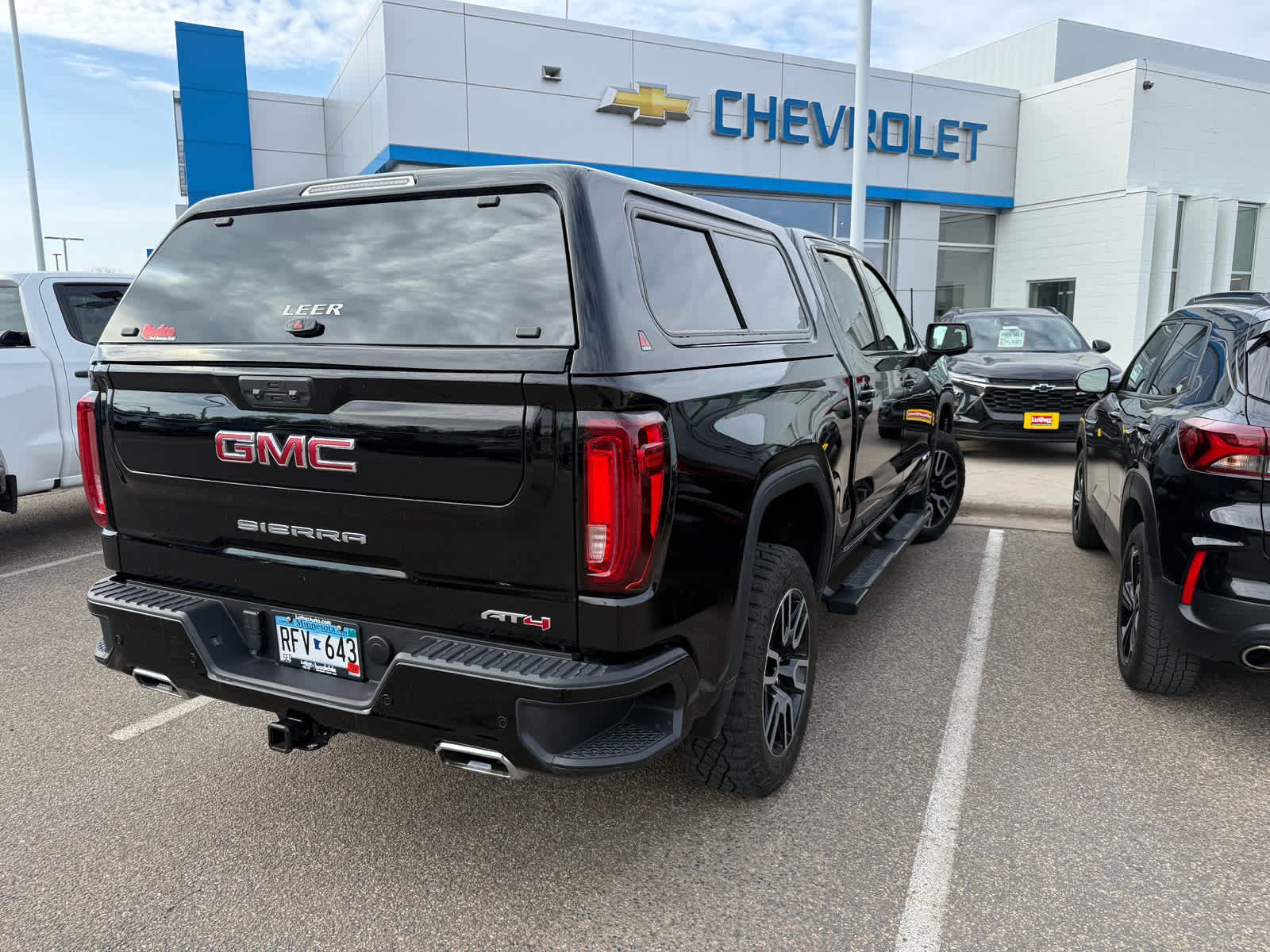 Used 2024 GMC Sierra 1500 AT4 w/ Technology Package image 11