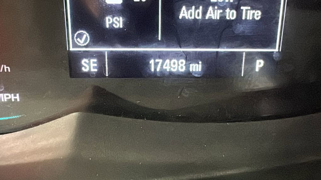 Used 2022 Chevrolet Trax LT w/ Premium Seat Package image 12