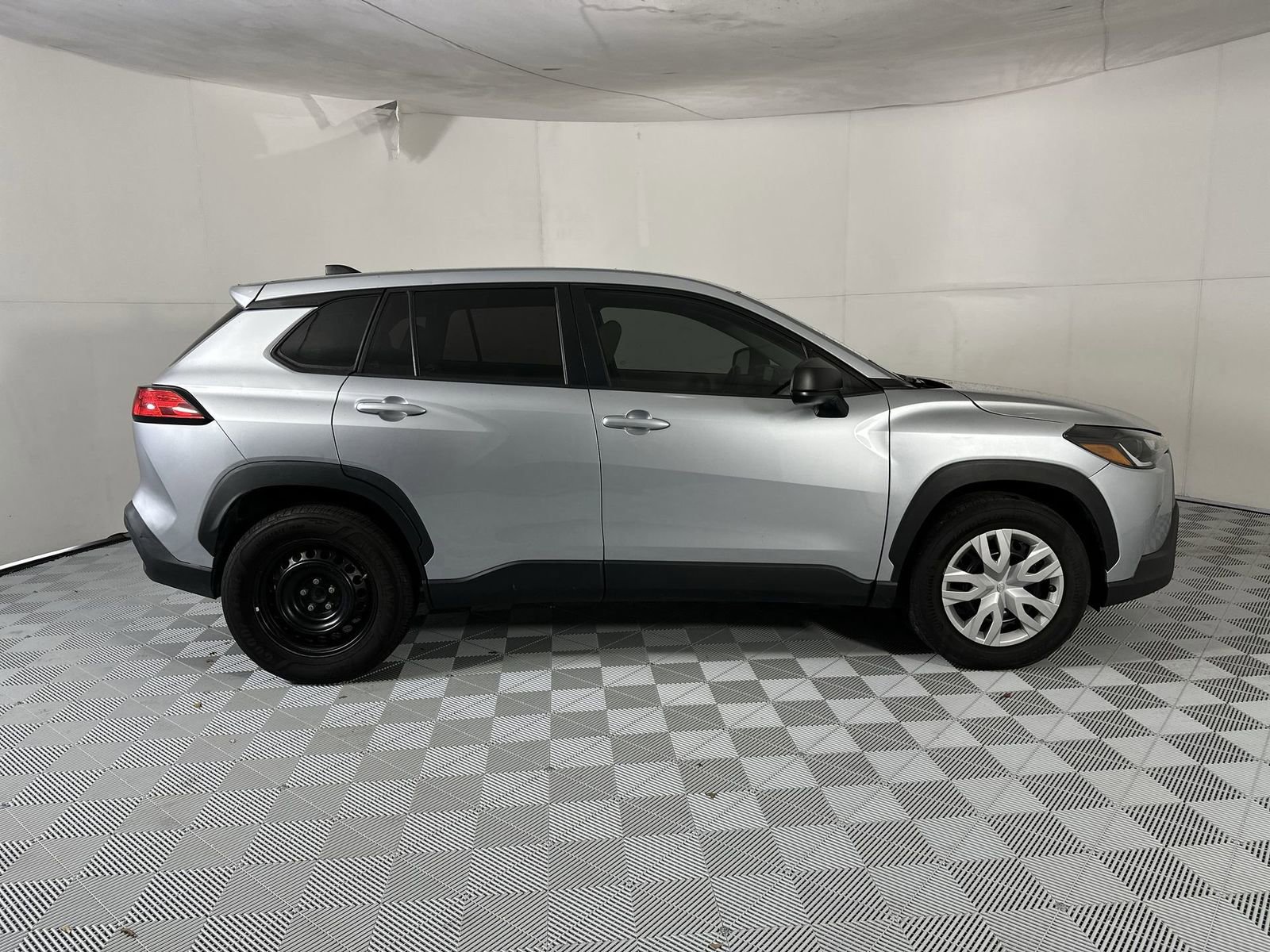 Used 2023 Toyota Corolla Cross L FWD image 9