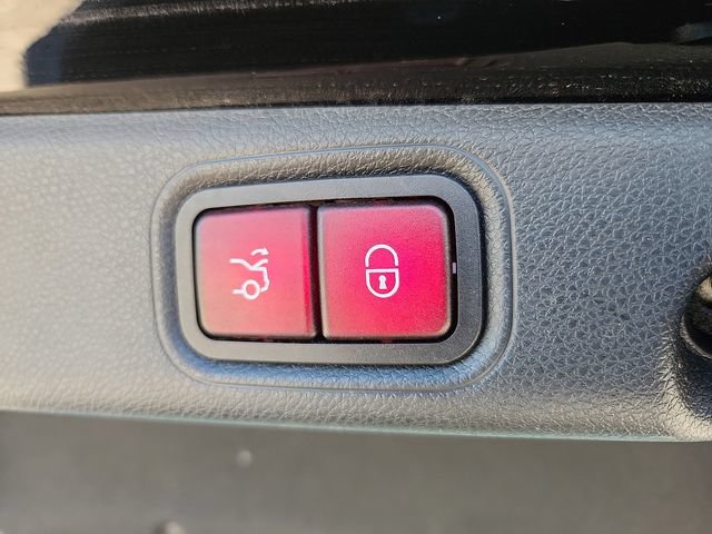 Used 2019 Mercedes-Benz E 300 4MATIC image 31