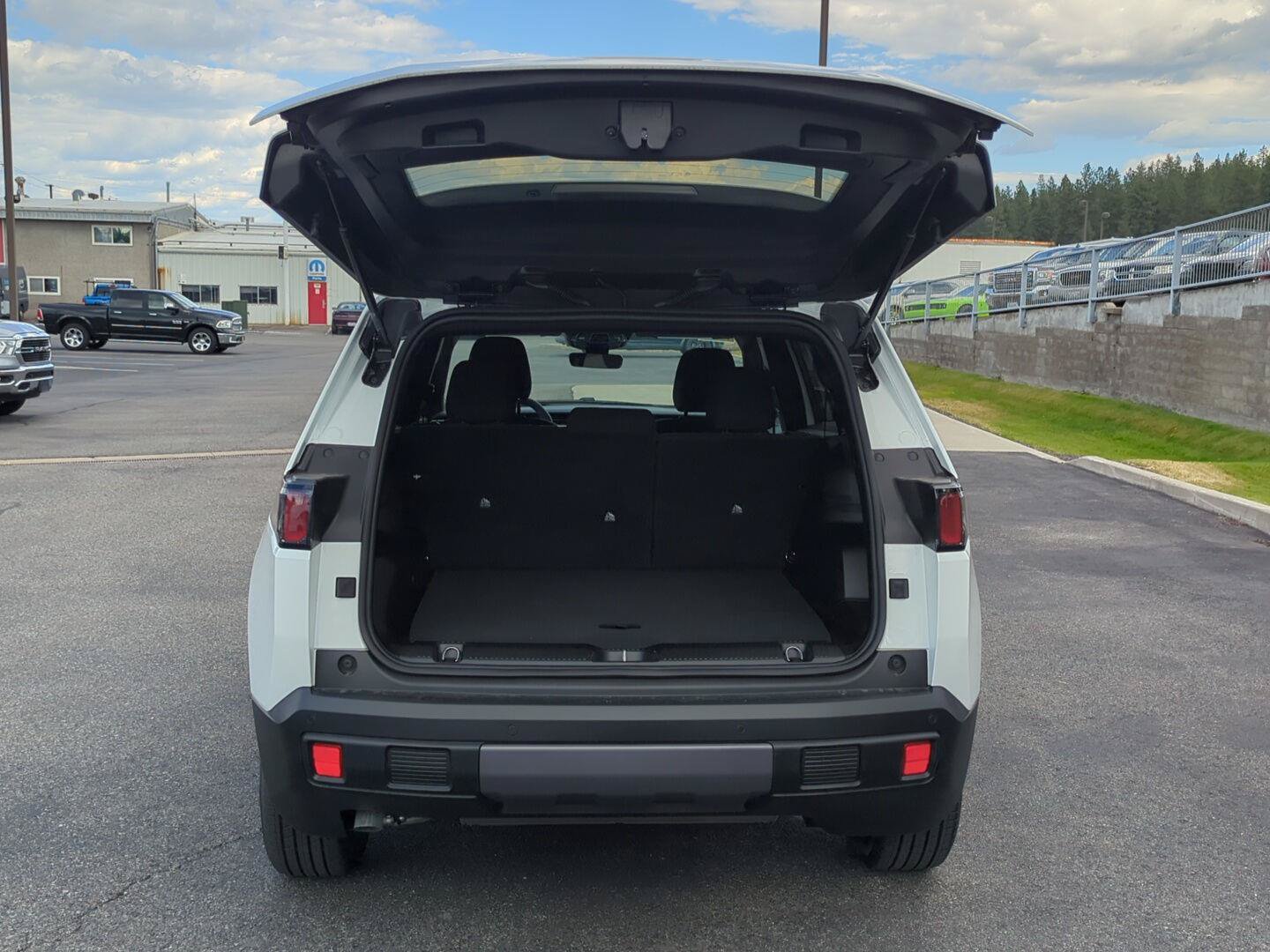 New 2026 Jeep Cherokee Limited AWD/4WD image 6