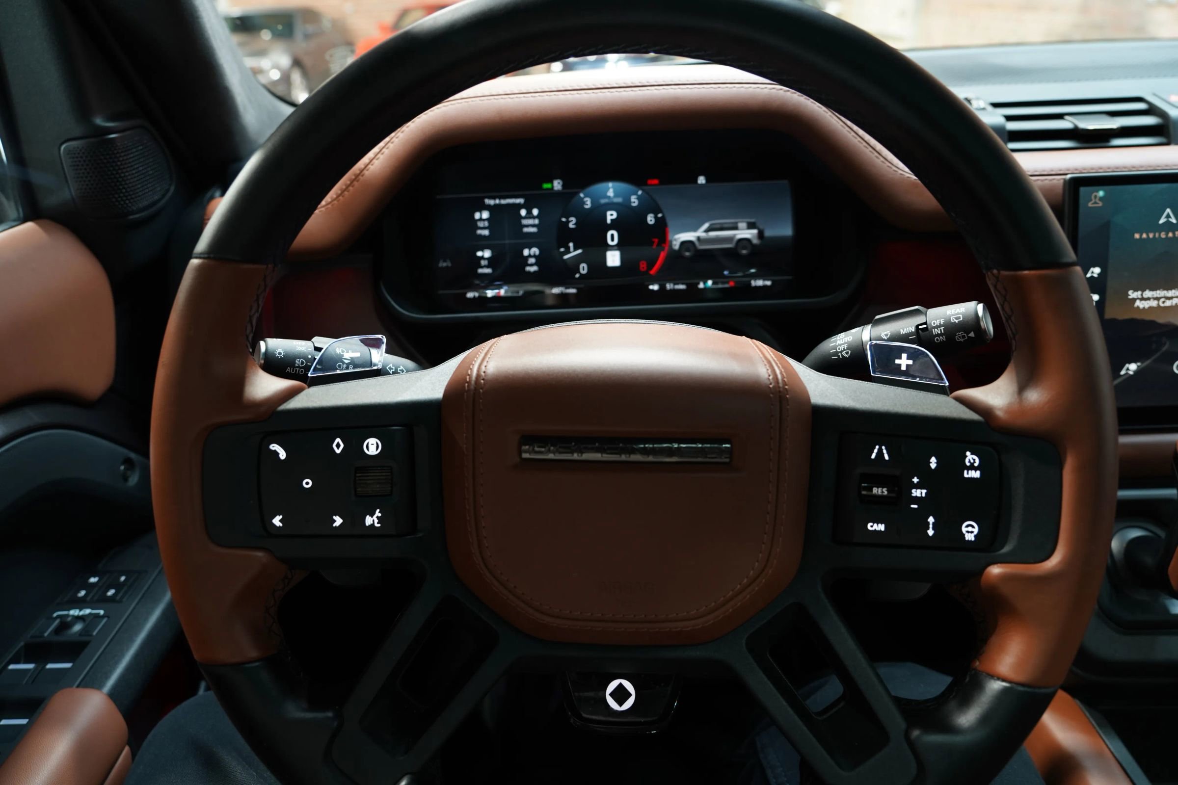 Used 2025 Land Rover Defender 110 image 73