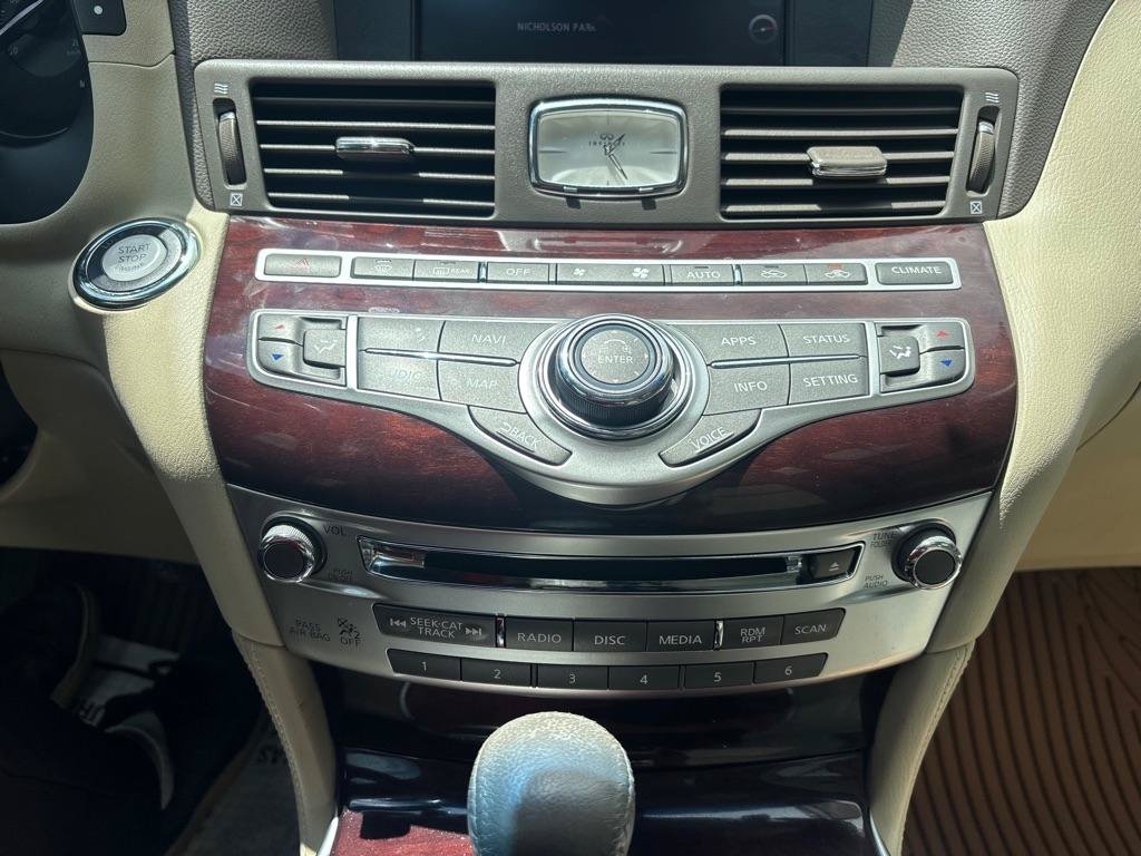 Used 2019 INFINITI Q70 Luxe RWD image 21