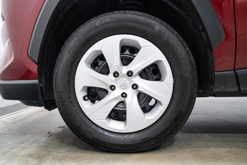 Used 2024 Toyota RAV4 LE image 11