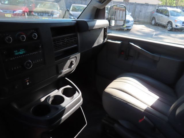 Used 2019 Chevrolet Express 2500 RWD image 24
