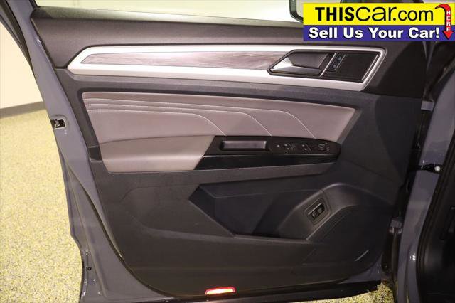 Used 2021 Volkswagen Atlas Cross Sport SE w/ Panoramic Sunroof Package FWD image 32