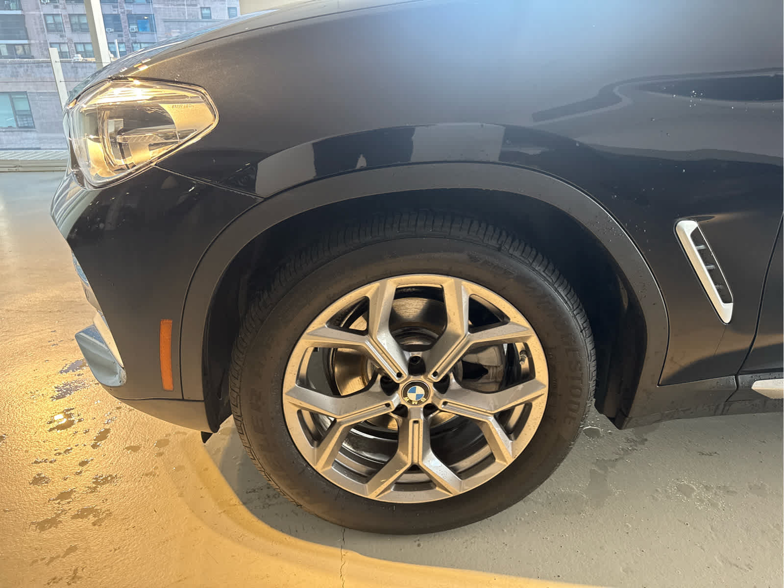 Used 2021 BMW X4 xDrive30i w/ Premium Package AWD/4WD image 5