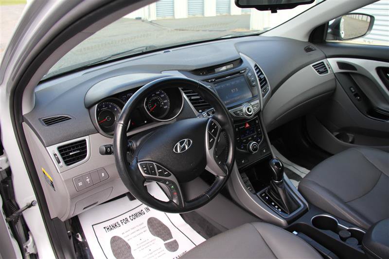 Used 2015 Hyundai Elantra Limited w/ Option Group 05 FWD image 22