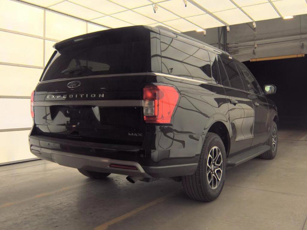Used 2024 Ford Expedition Max XLT AWD/4WD image 2