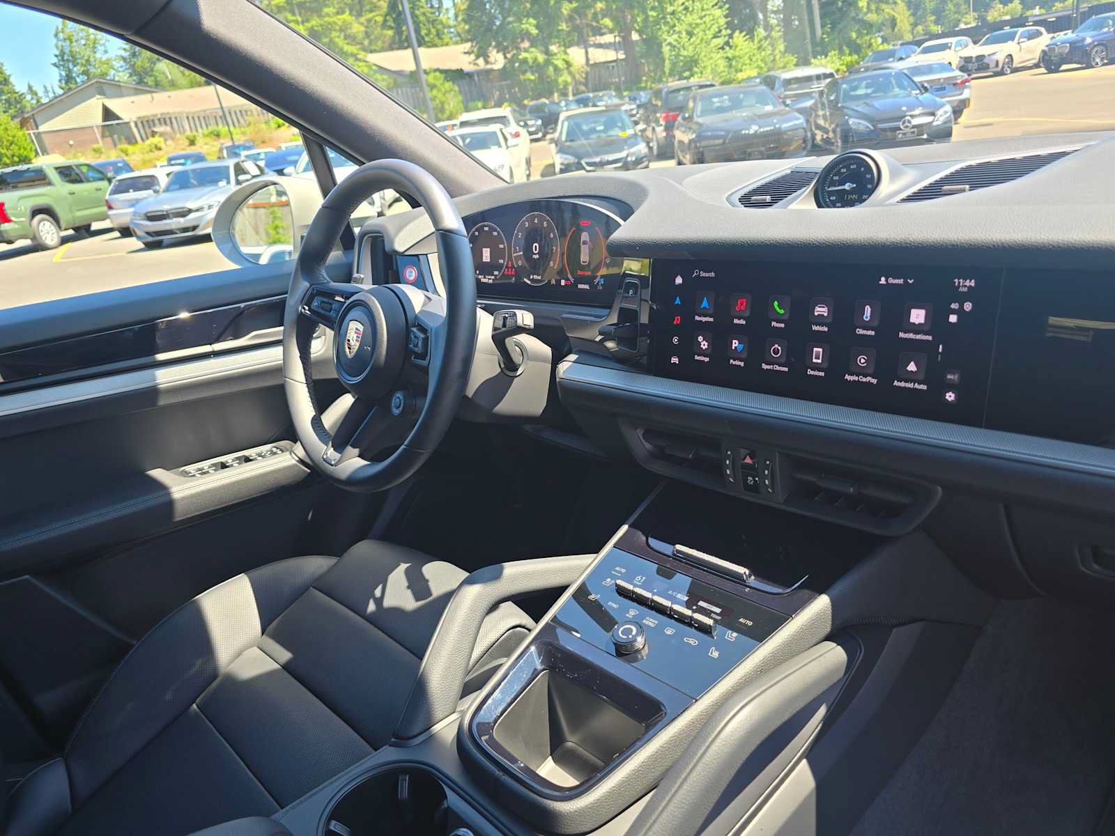 Used 2025 Porsche Cayenne S AWD/4WD image 10