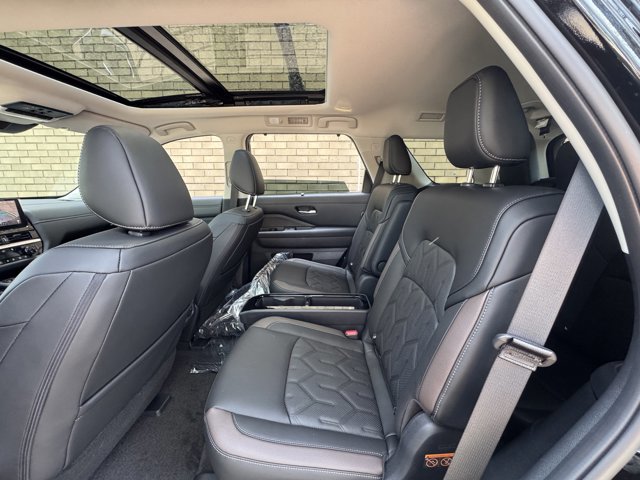 New 2026 Nissan Pathfinder Platinum AWD/4WD image 23
