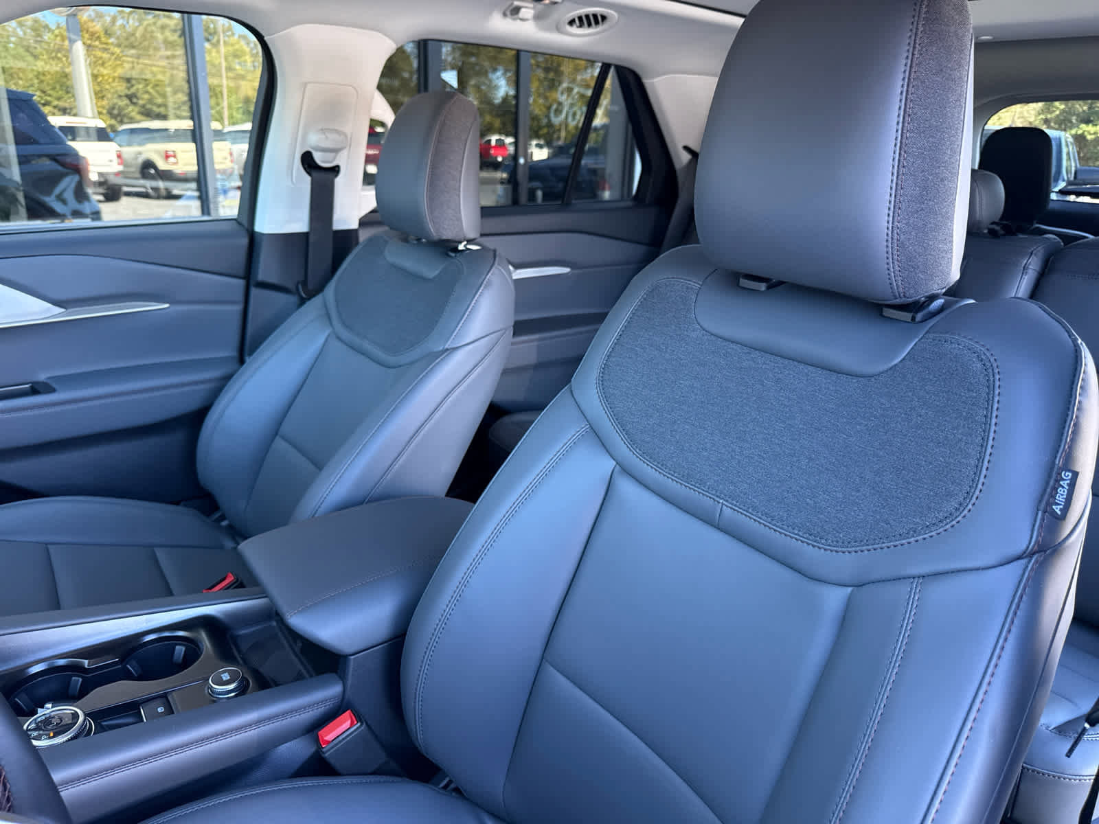 New 2025 Ford Explorer Active w/ Active Comfort Package image 22