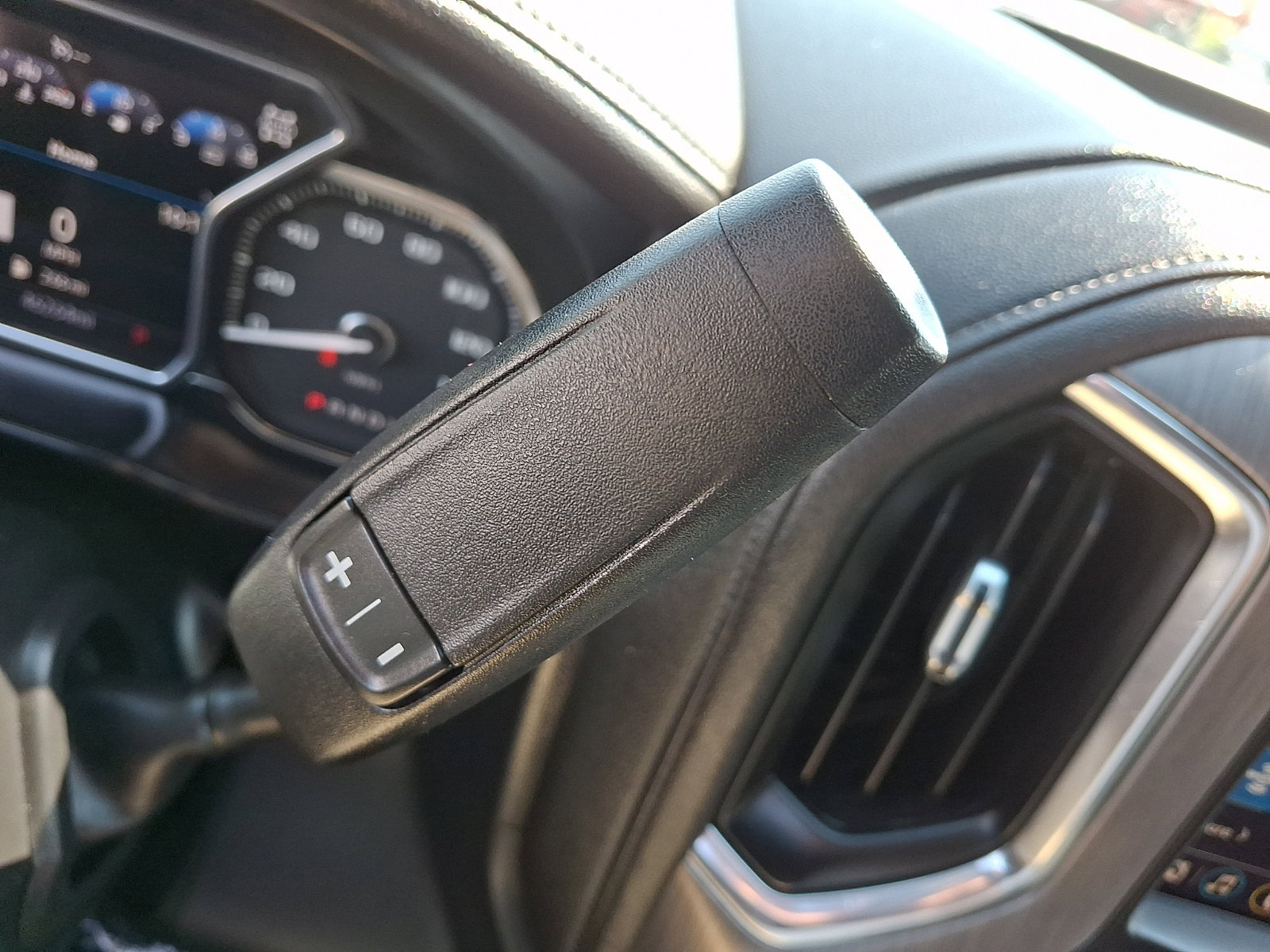 Used 2020 GMC Sierra 2500 Denali w/ Denali Ultimate Package AWD/4WD image 17