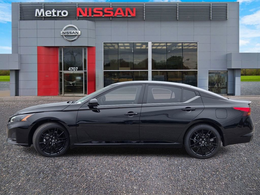 New 2026 Nissan Altima 2.5 SR FWD image 3