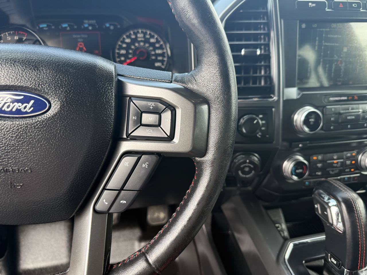 Used 2018 Ford F150 Lariat w/ Equipment Group 502A Luxury AWD/4WD image 19