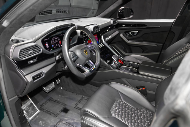 Used 2021 Lamborghini Urus image 49