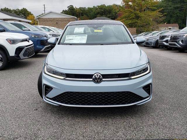 New 2026 Volkswagen Jetta SE image 2