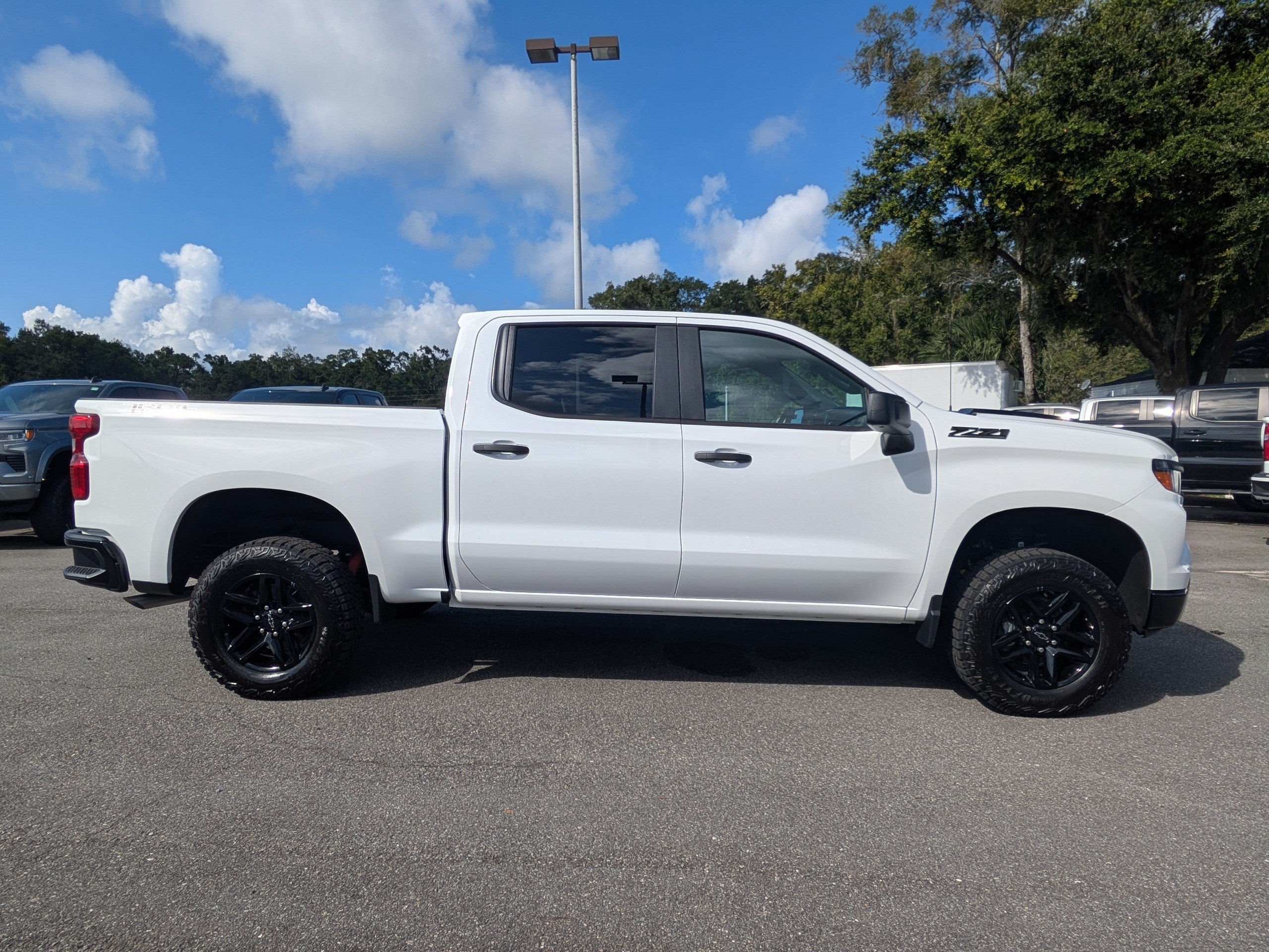 New 2026 Chevrolet Silverado 1500 Custom Trail Boss w/ LPO, Dark Essentials Package AWD/4WD image 3