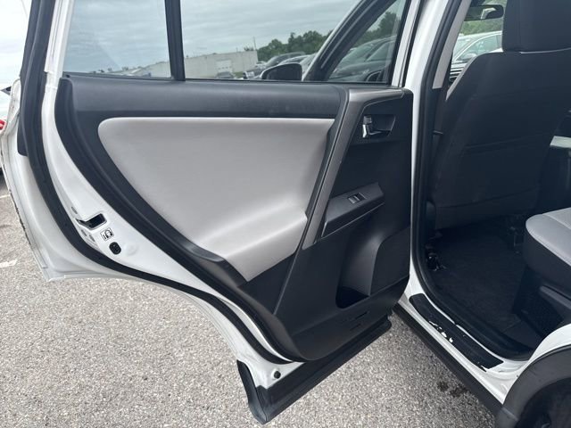 Used 2017 Toyota RAV4 XLE AWD/4WD image 24